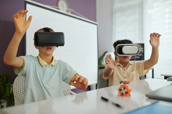 Comment identifier les croisières offrant des expériences d'immersion dans les communautés insulaires locales ?